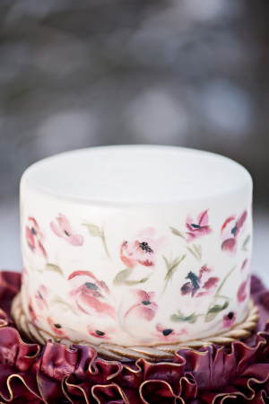 Airbrush Flowers on Wedding Cake