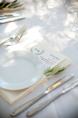 Simple Greenery Place Setting Ideas