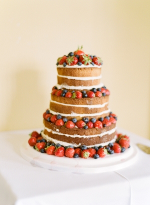Naked Cake with Berries