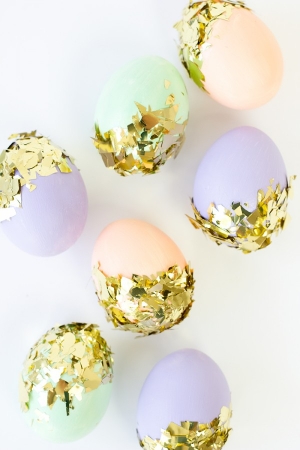 DIY Confetti Dipped Easter Eggs | Studio DIY
