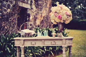 Vintage Welcome Table Ceremony Decor