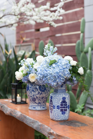 Blue and White Ginger Jars Reception Decor