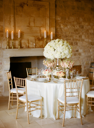 Elegant Rose and Gold Table