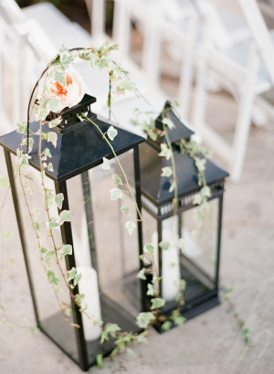 Lanterns With Ivy and Candles Aisle Decor