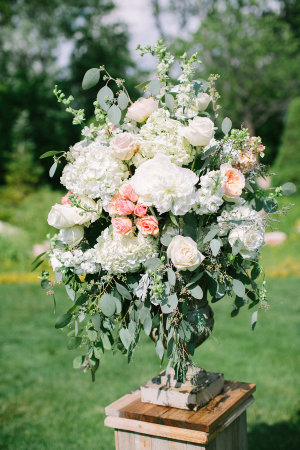 Large Ivory and Peach Arrangement