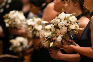 Bridesmaids with Cream Bouquets