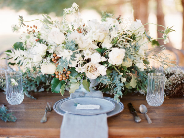 Centerpiece in Ivory Gray and Green