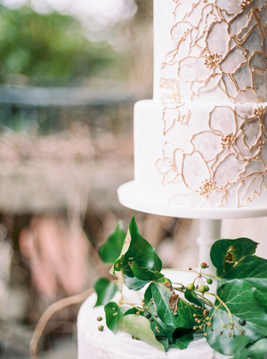 Gold Detail on Wedding Cake
