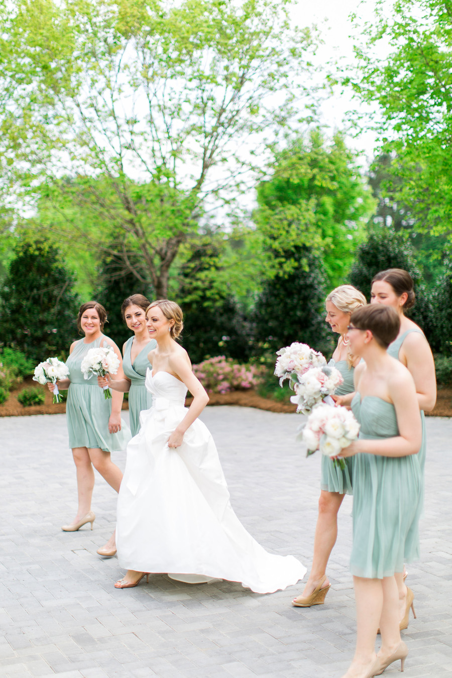 Bridesmaids in Mint Dresses
