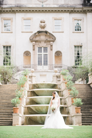 Bride at The Swan House