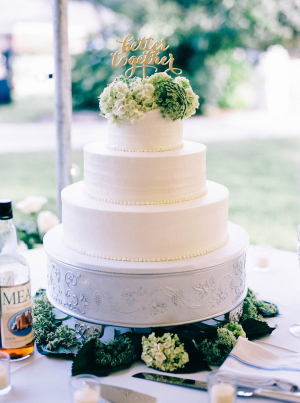 Green Hydrangeas on Wedding Cake