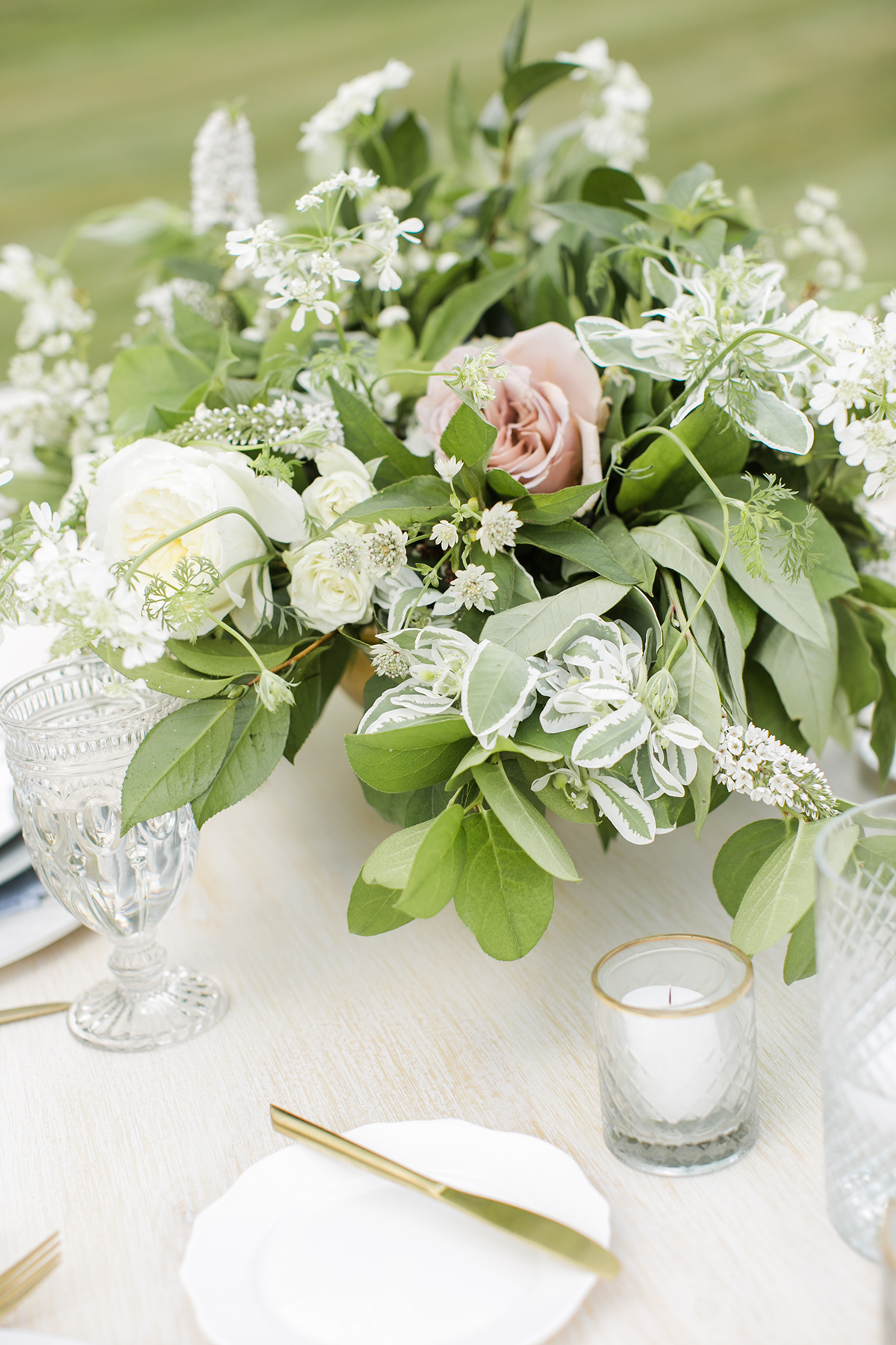 Centerpiece of Green and Ivory