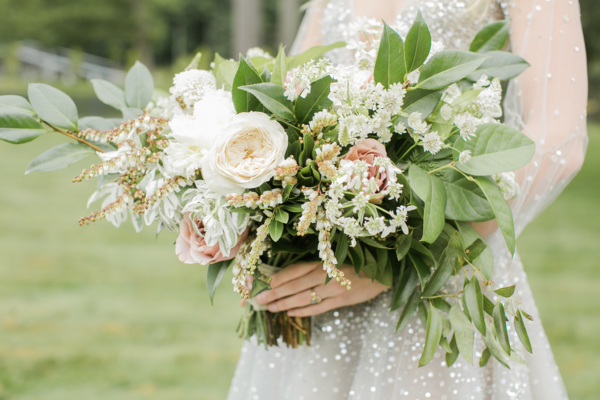 Organic Ivory and Green Bouquet