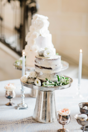Table of Multiple Wedding Cakes