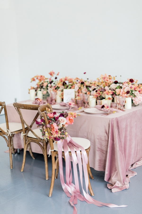 Elegant Mauve Table with Coral Flowers