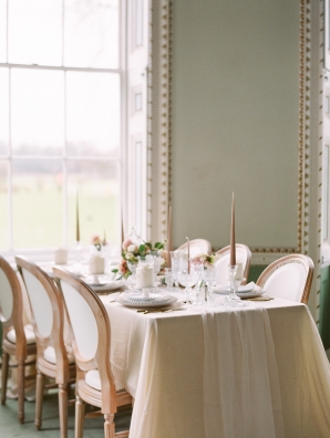 Elegant Neutral Wedding Table
