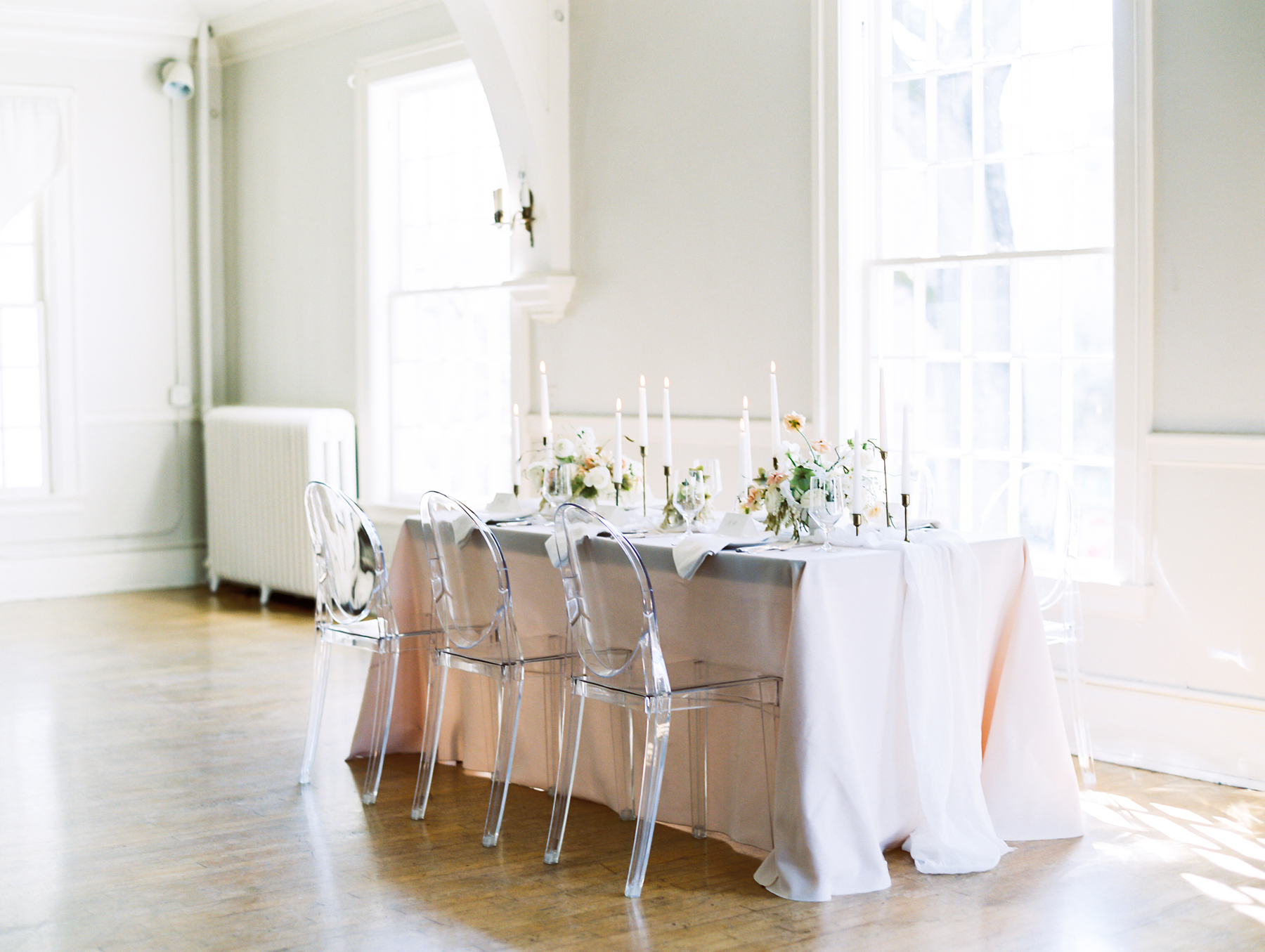 Elegant Gray Blush Neutral Wedding Table