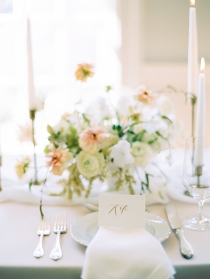 Elegant Neutral Wedding Table