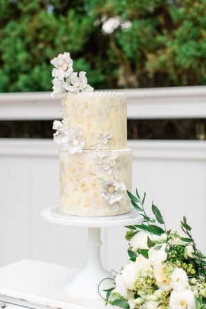 Wedding Cake in Yellow and White