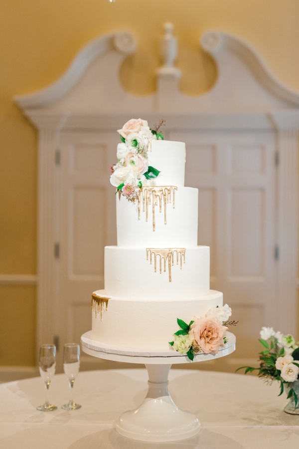 Modern Wedding Cake on White Stand