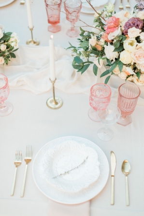 Pink and Gold Romantic Wedding Table