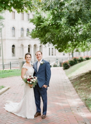 Traditional Virginia Wedding with Pops of Blue14