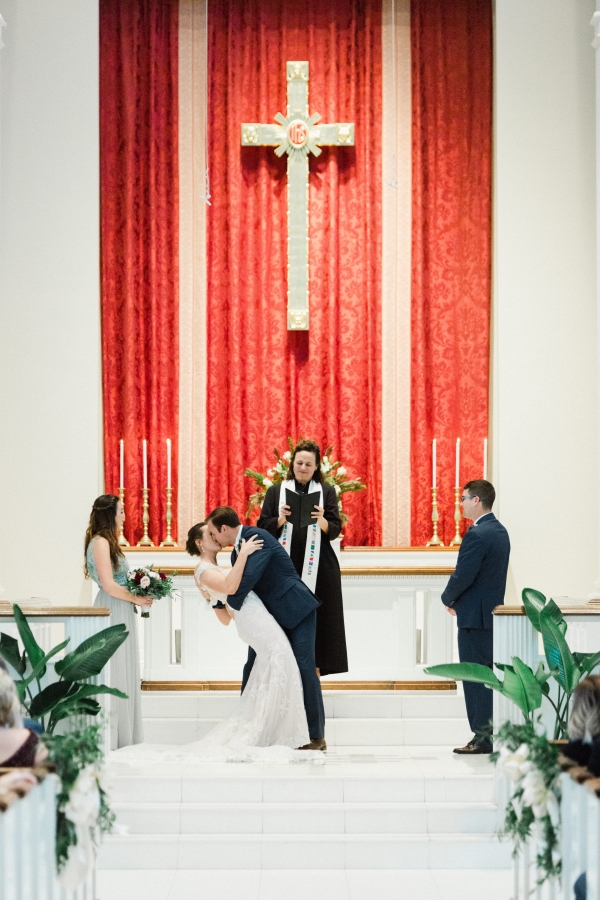 Traditional Virginia Wedding with Pops of Blue24