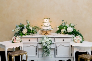 Wedding Cake Table 1