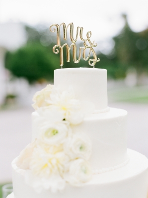 White Wedding Cakes with Flowers