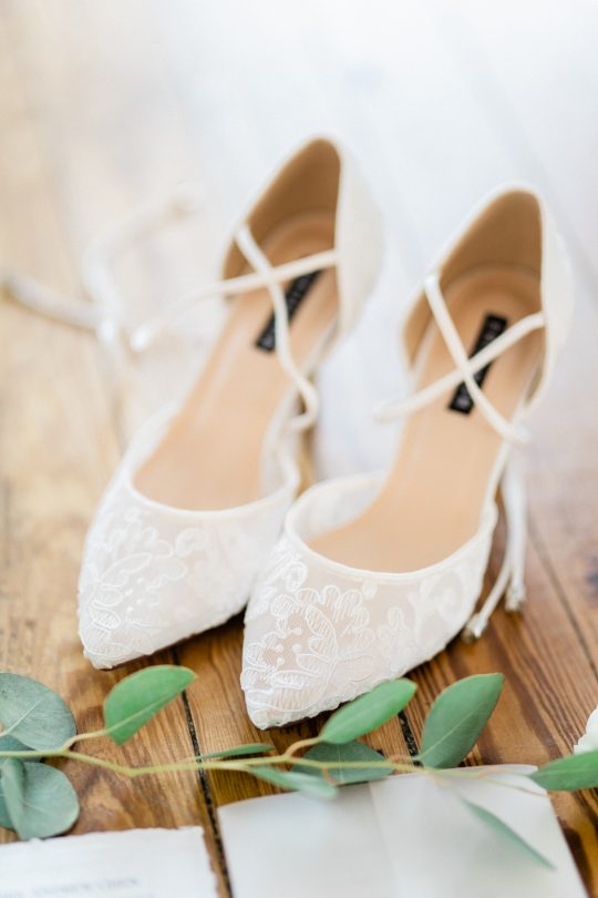 Classic Soft White Wedding Inspiration Flora Bloom Photography02
