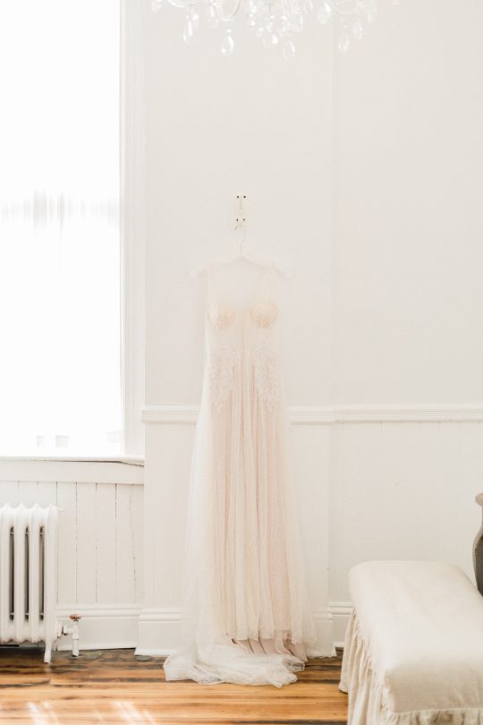 Classic Soft White Wedding Inspiration Flora Bloom Photography03