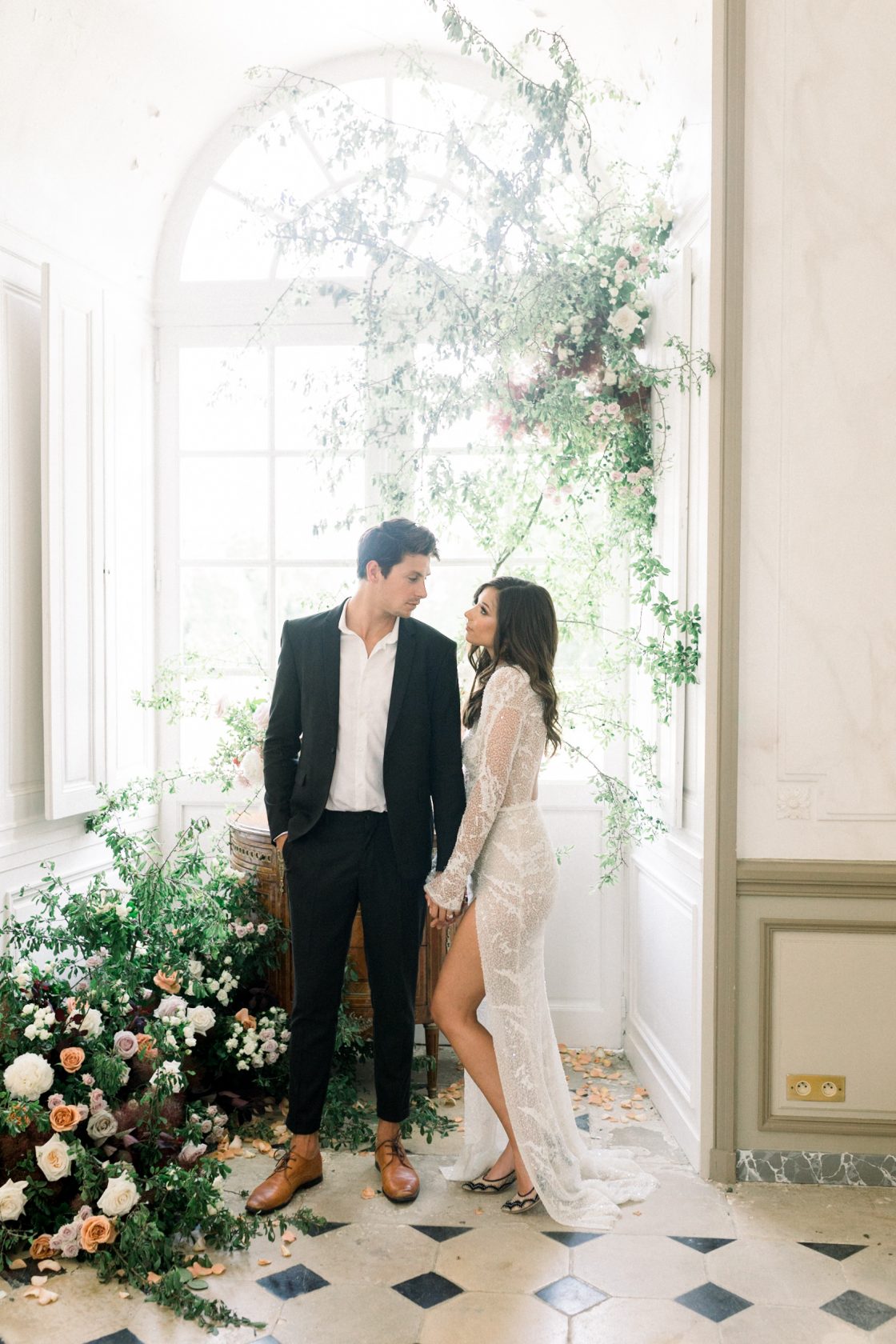Intimate and Lush Elopement Inspiration in Normandy Alexi Lee Photography04