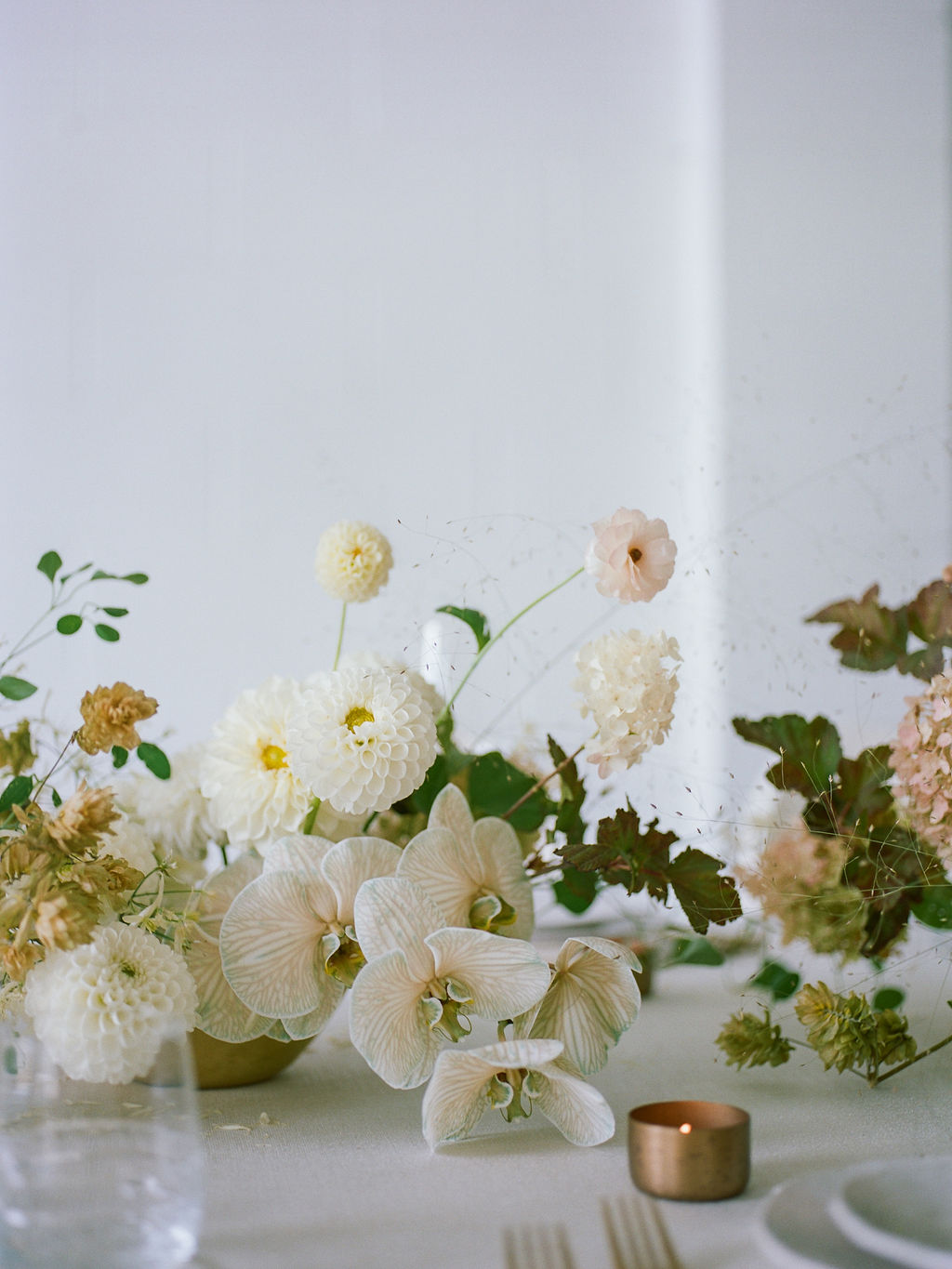 Sleek and Minimalist Wedding Inspiration Julia Simmons Photography15