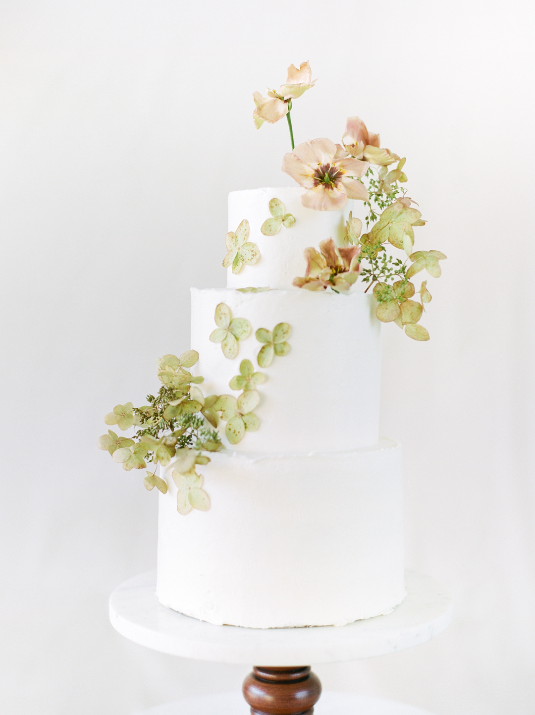 Green Hydrangea Dried Flower Wedding Cake