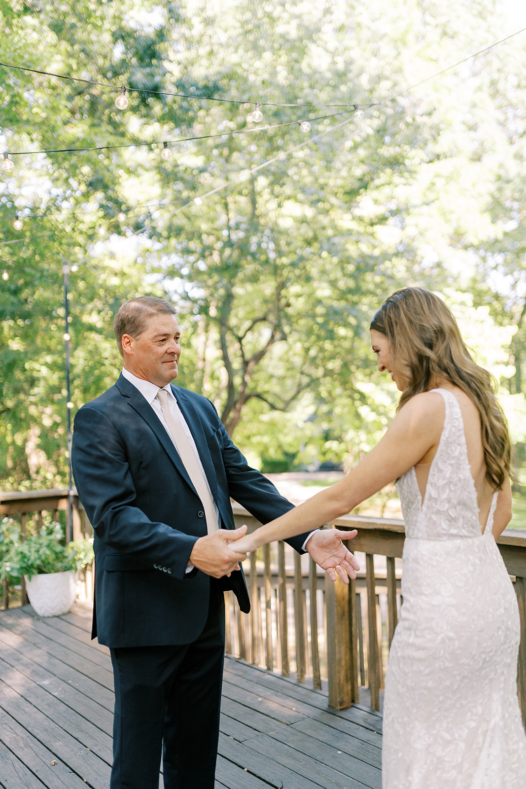 Embracing Elegance: A Minimalist Glass Chapel Wedding | Elizabeth Anne Designs