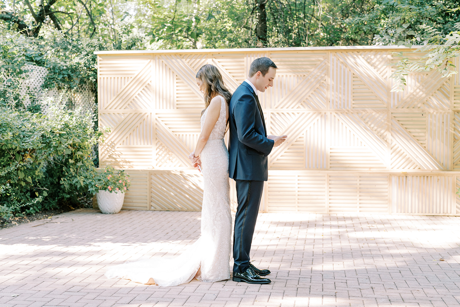 Embracing Elegance: A Minimalist Glass Chapel Wedding | Elizabeth Anne Designs