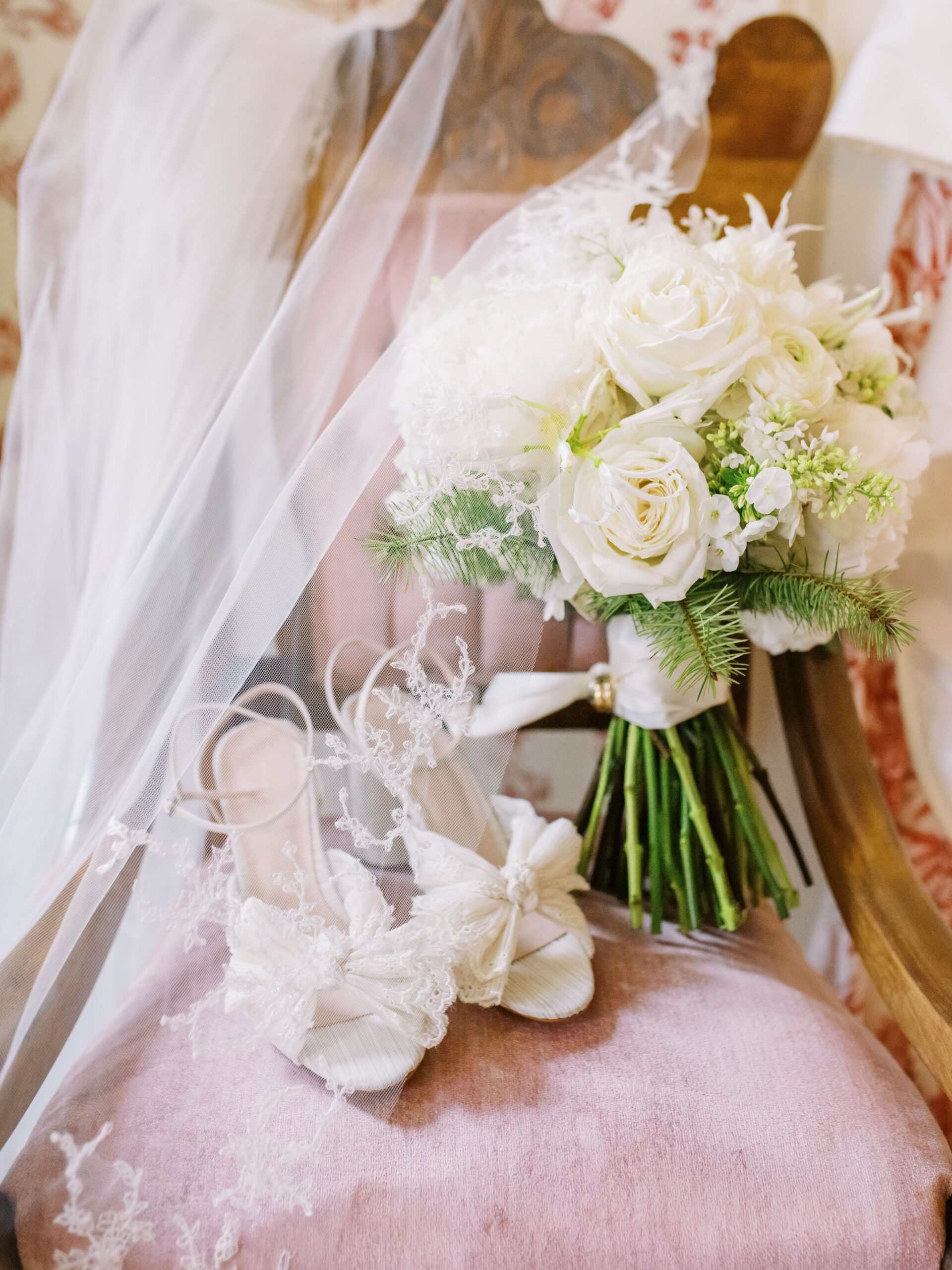 A Timeless Elegant Dream Wedding in Cream | Elizabeth Anne Designs