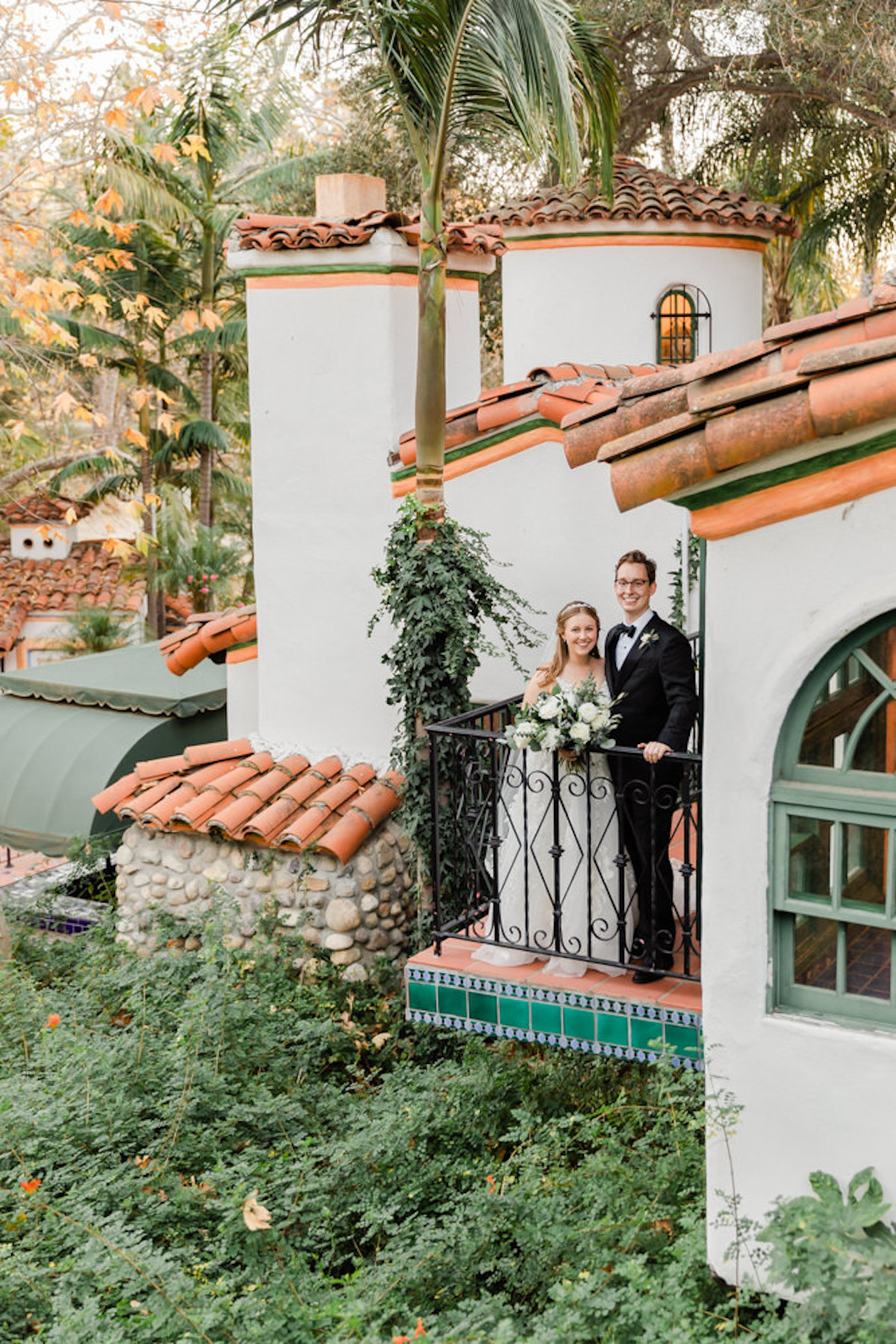 Stunning Architecture and Old World Charm Collide in Elegant and Vintage Wedding