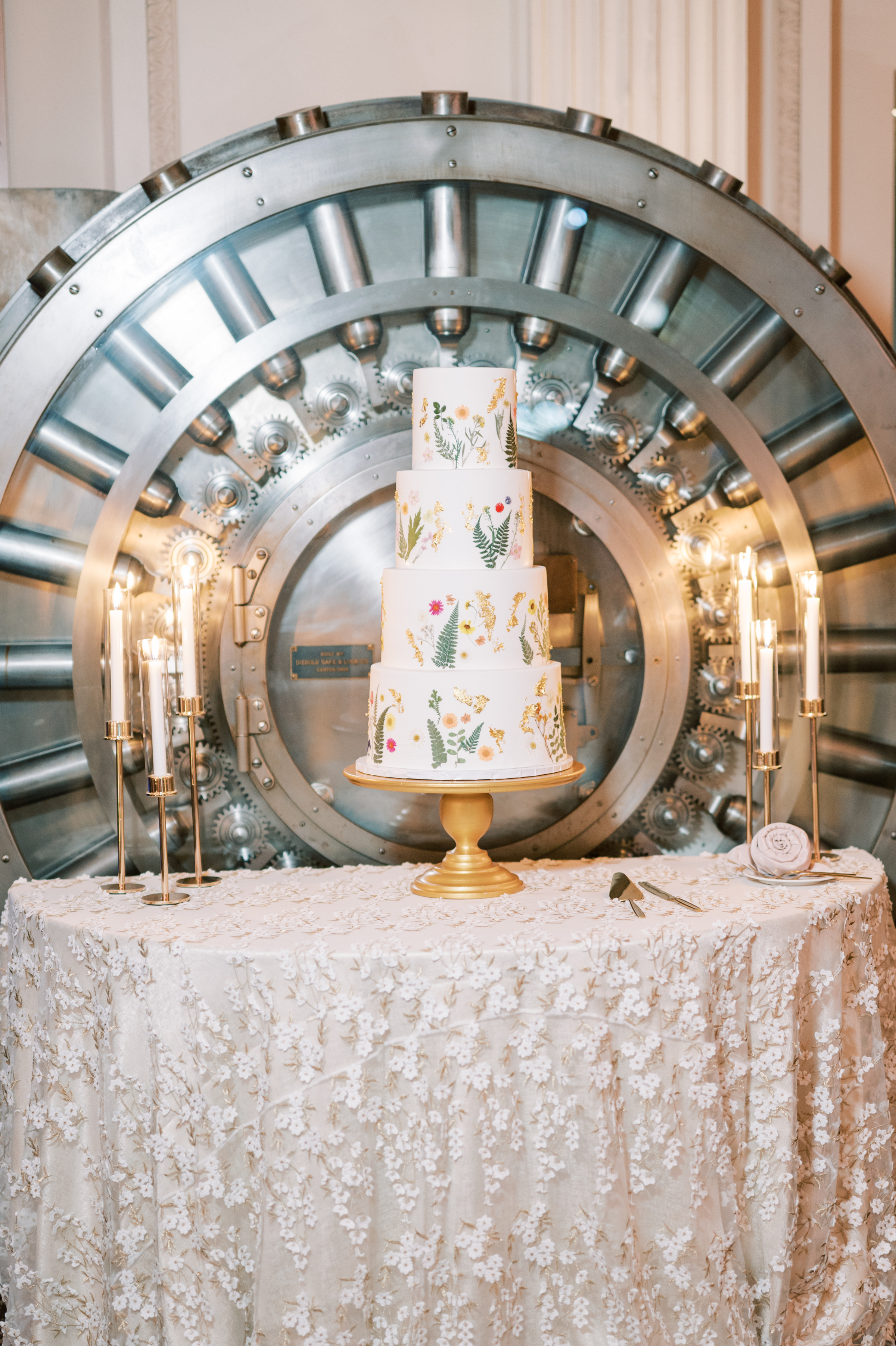 Elegant St. Augustine Wedding at The Treasury on the Plaza | Elizabeth Anne Designs 