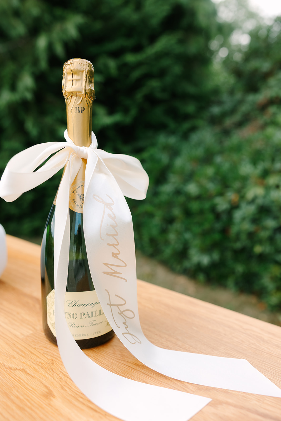 DIY Wedding Ideas That Look Elevated: Elegant Wedding Inspiration at Buxted Park | Elizabeth Anne Designs 
