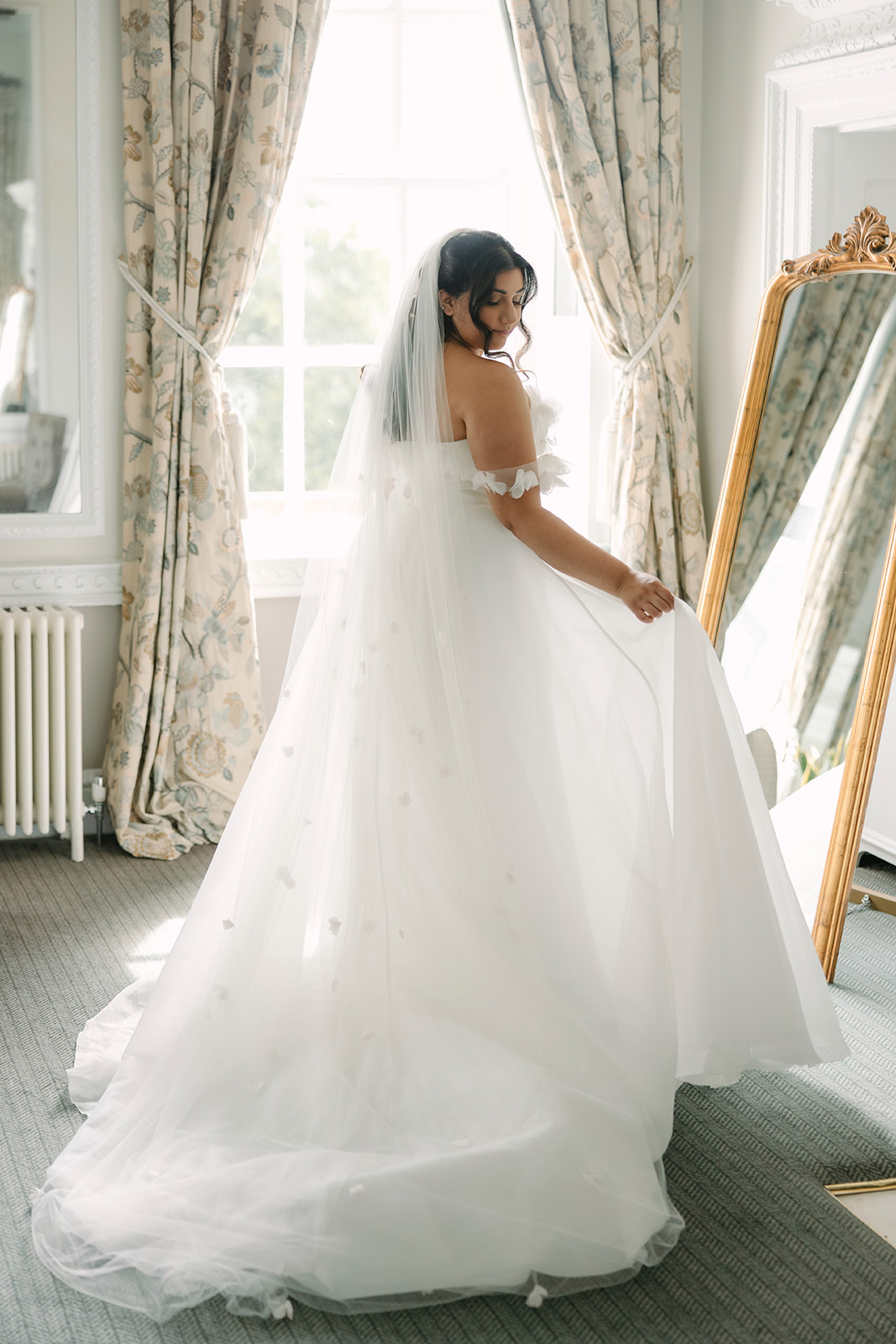 DIY Wedding Ideas That Look Elevated: Elegant Wedding Inspiration at Buxted Park | Elizabeth Anne Designs 