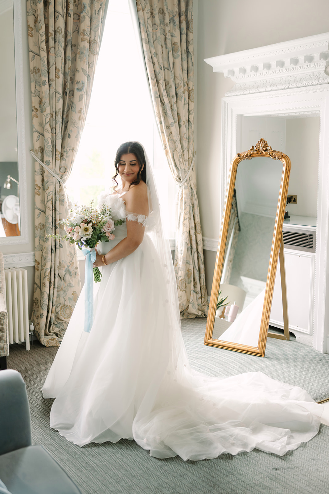 DIY Wedding Ideas That Look Elevated: Elegant Wedding Inspiration at Buxted Park | Elizabeth Anne Designs 