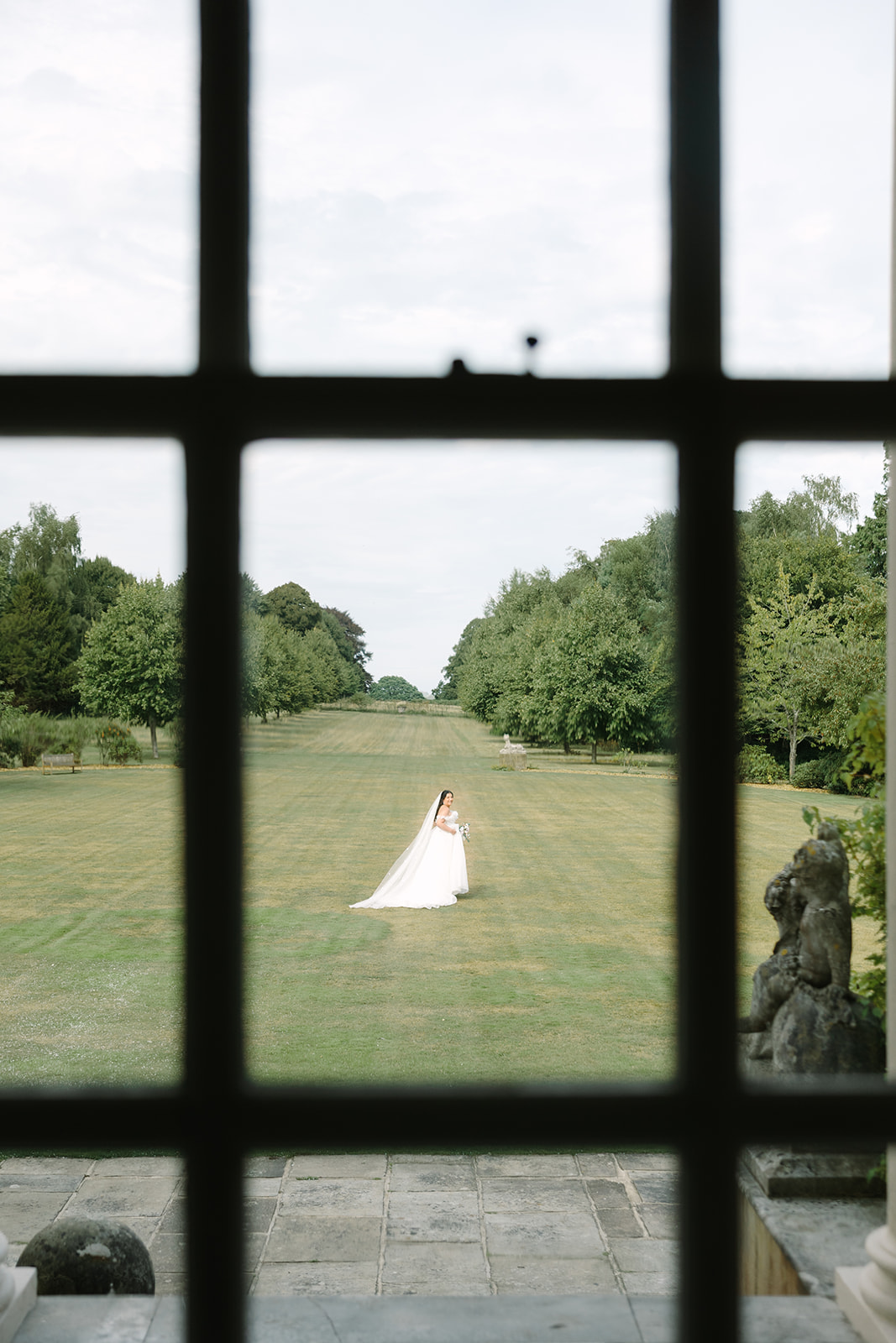 DIY Wedding Ideas That Look Elevated: Elegant Wedding Inspiration at Buxted Park | Elizabeth Anne Designs 